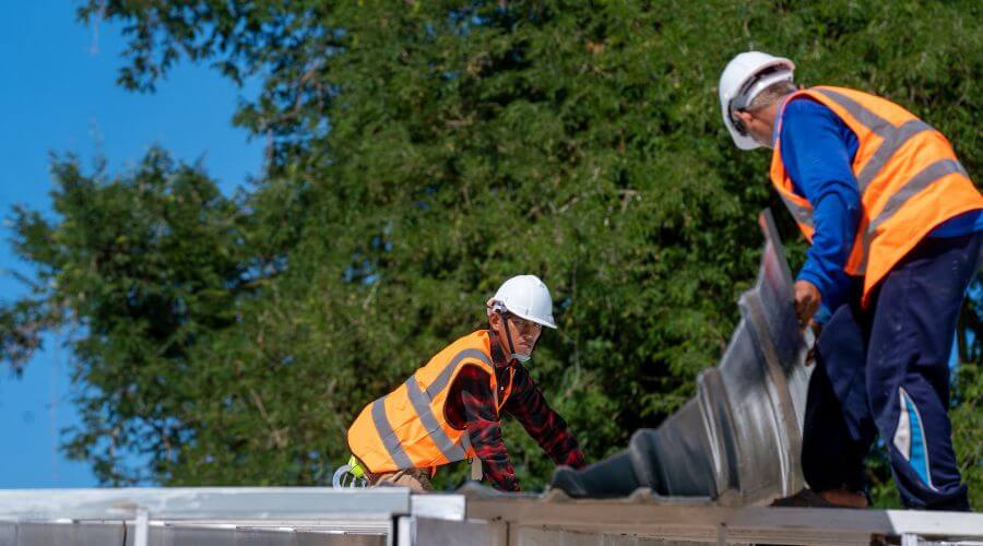 Roof maintenance in Fort Wayne, IN